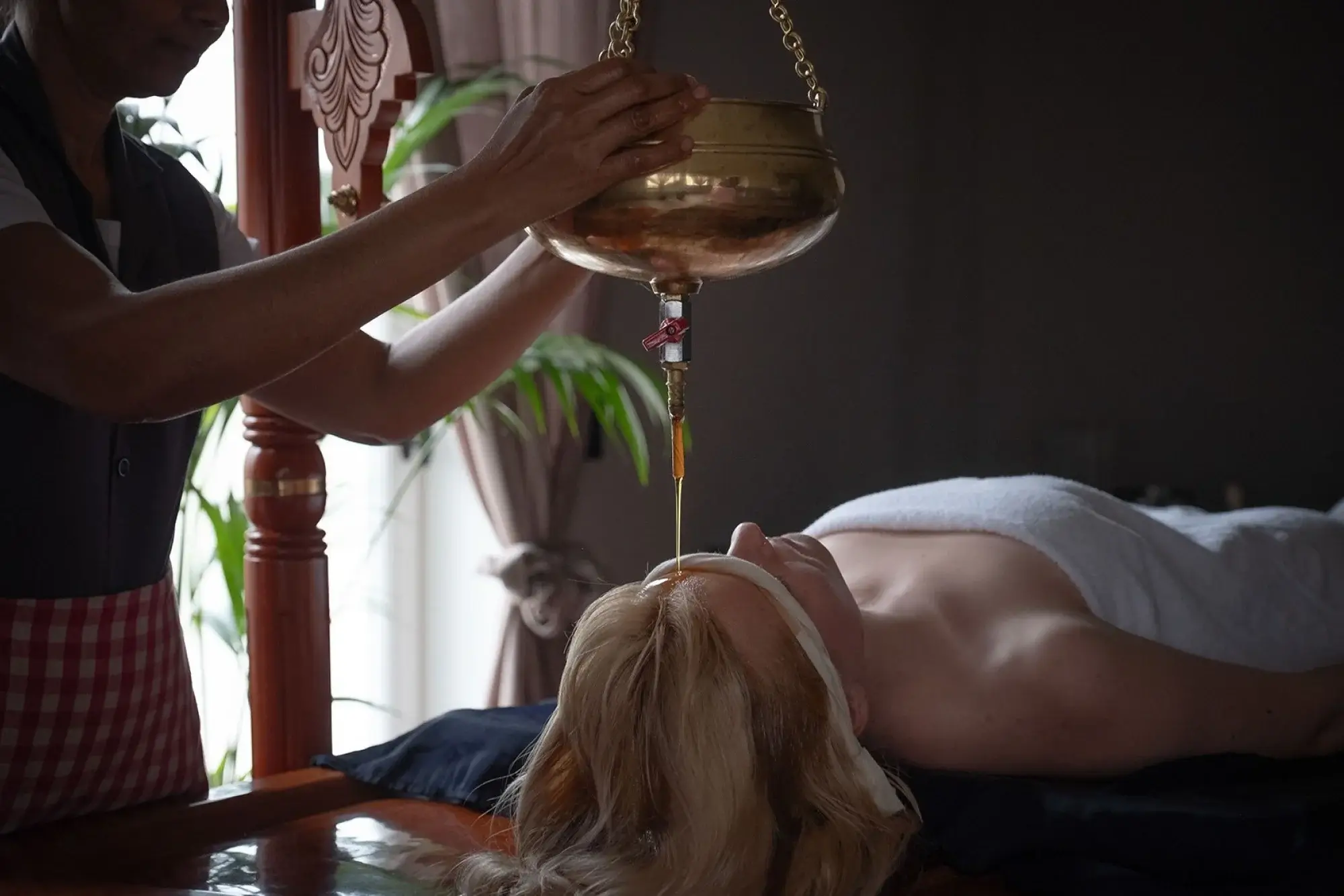 Ayurvedisches Öl: Vorteile, Anwendungsmöglichkeiten und wie Sie das richtige Öl für Ihren Körper auswählen